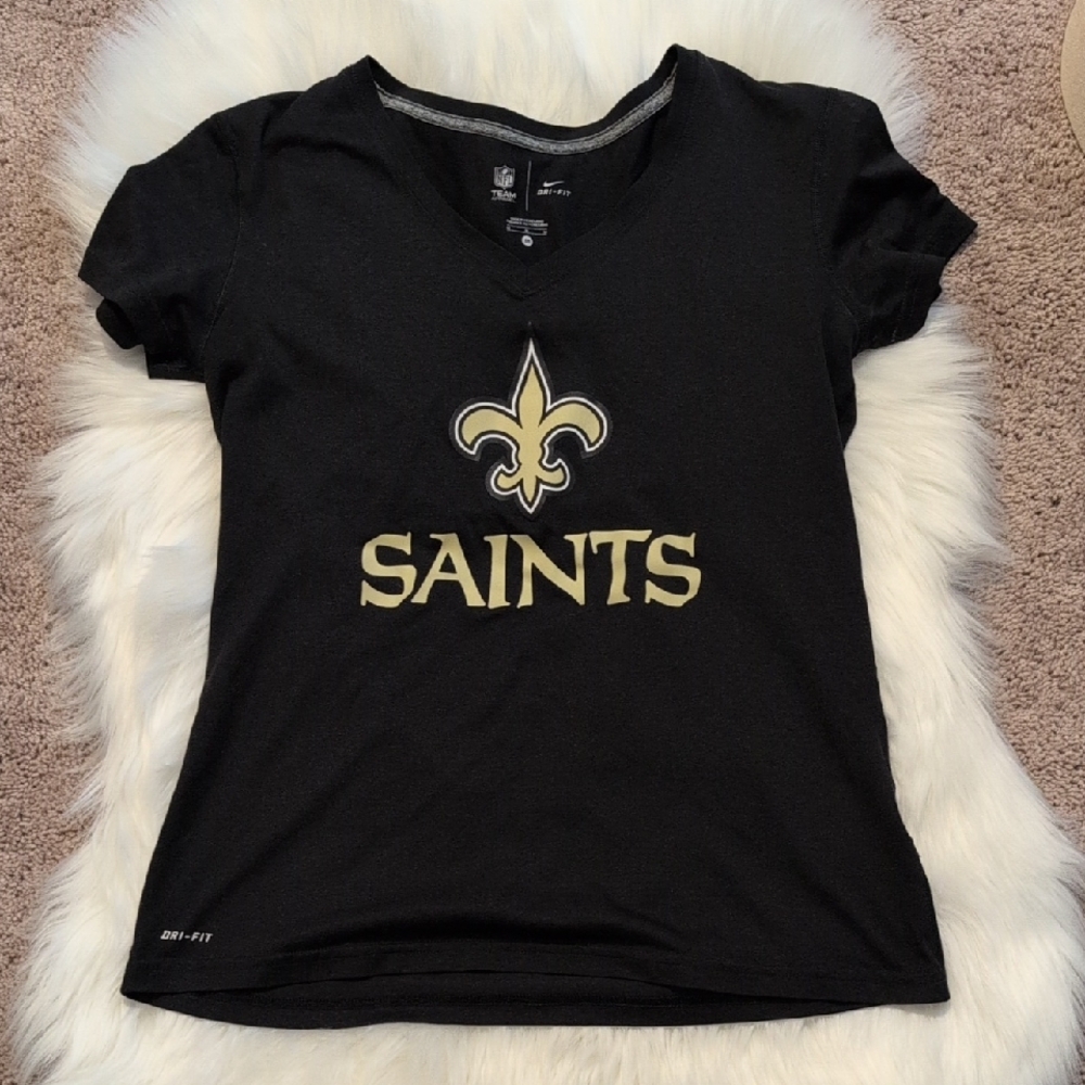 Nike | Women's V-Neck SAINTS Tee